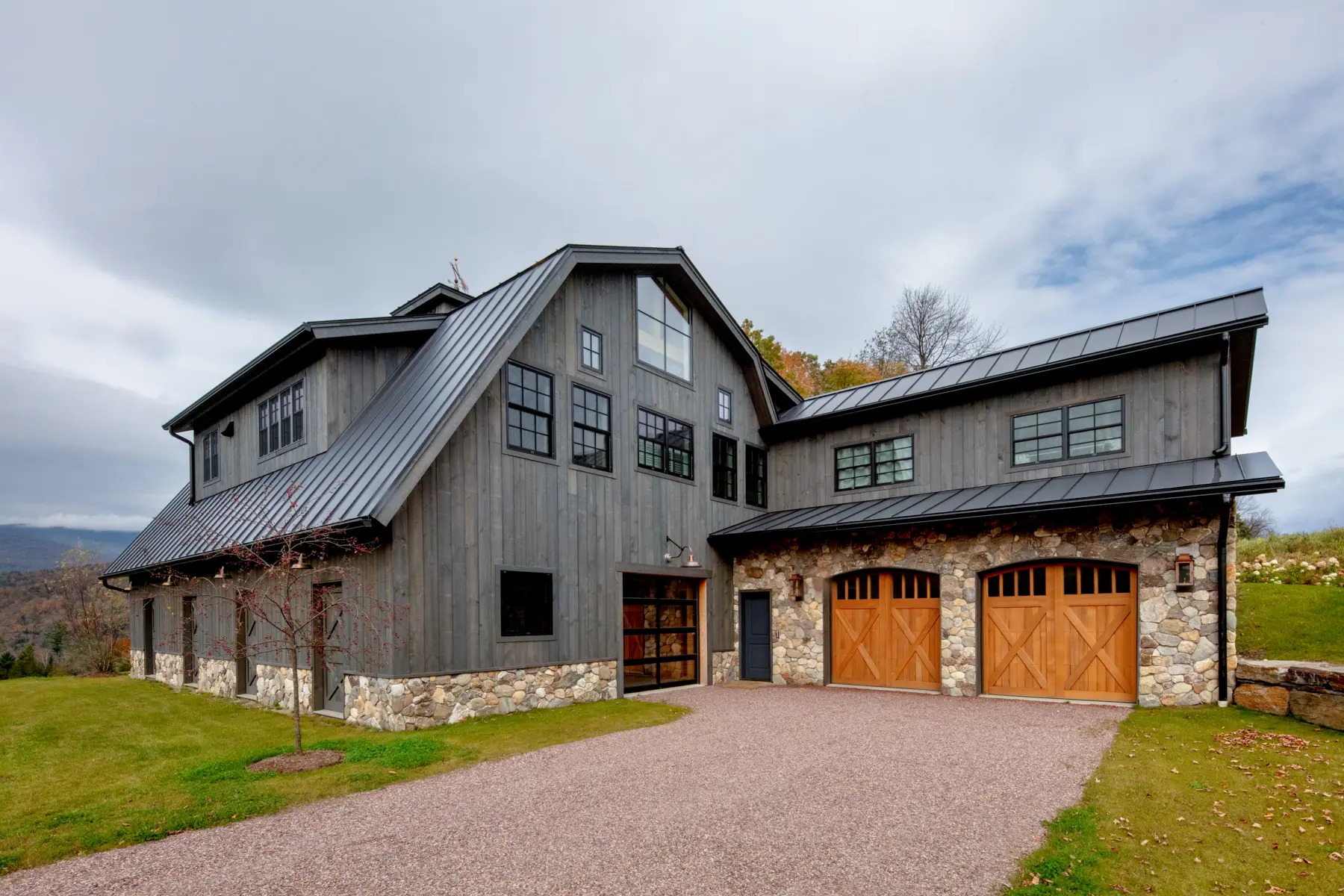Timber Frame Barn House Exterior Entry Garage Normerica Timber Homes