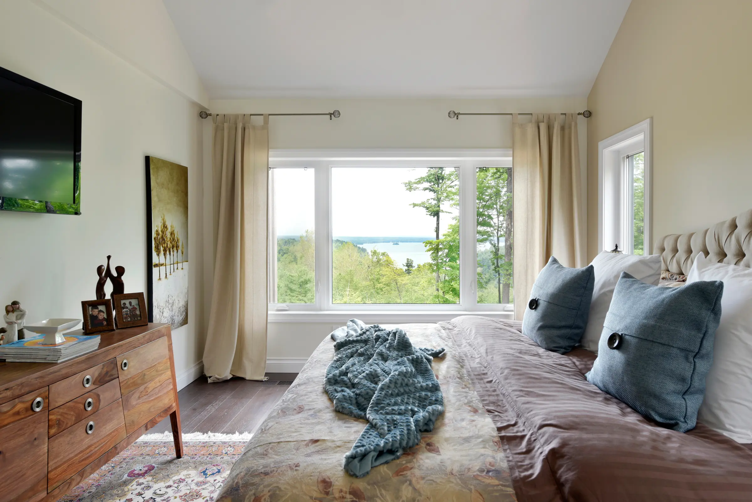 11 Normerica Timber Frame Interior Cottage Bedroom