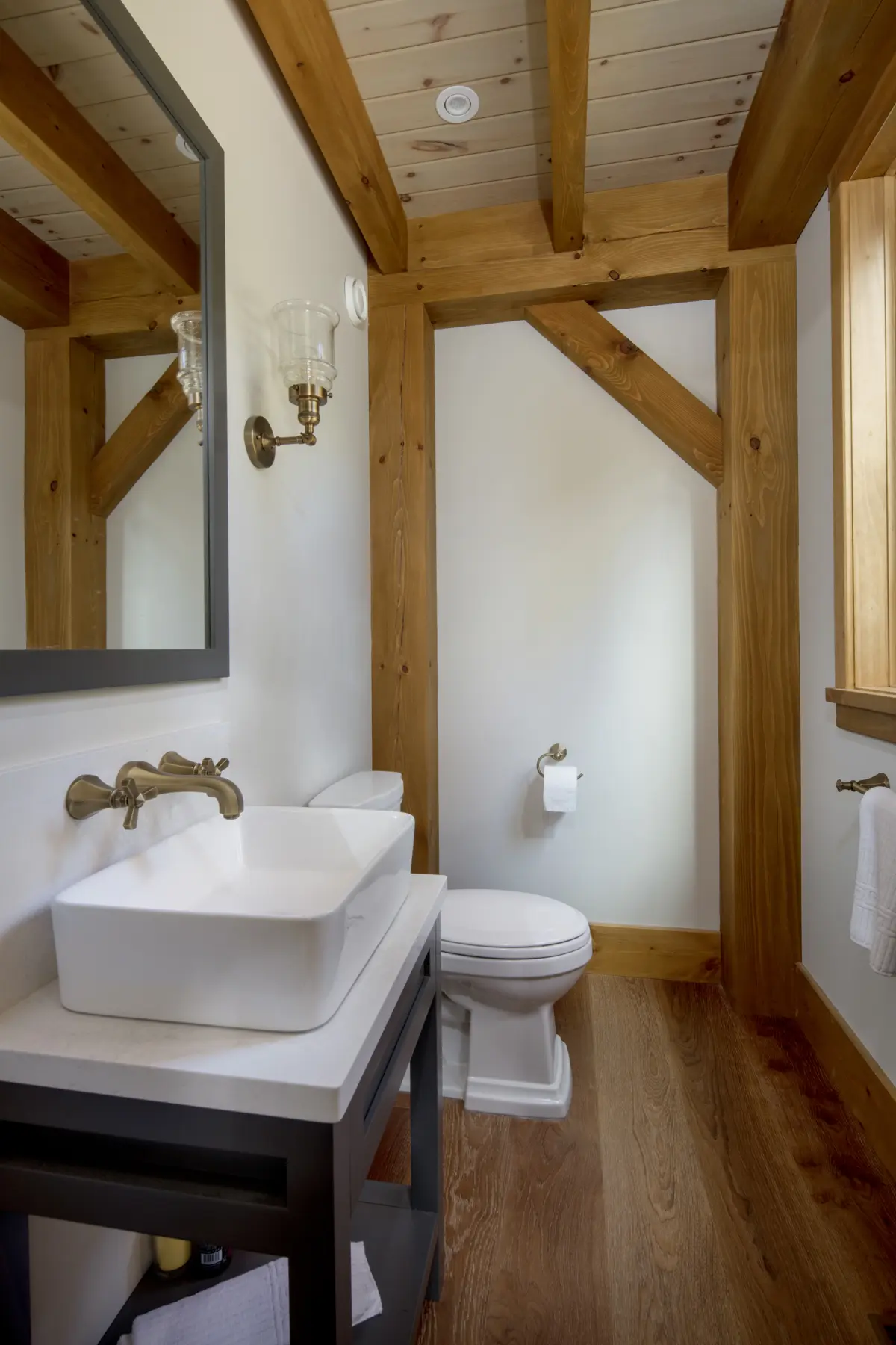 17 Normerica Timber Frame Interior Cottage Bathroom