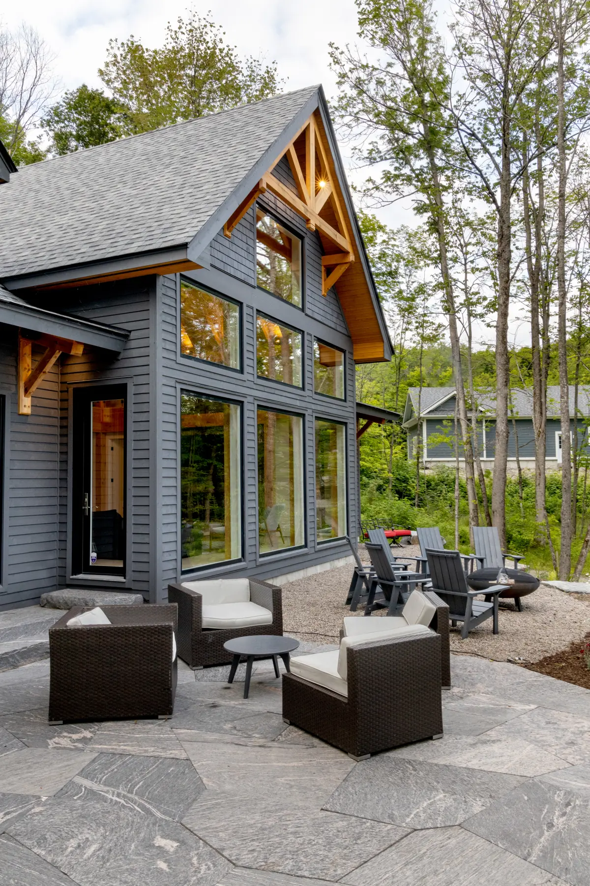 Normerica Timber Homes Timber Frame Cottage Muskoka Room Great Room Family Lakehouse Low Resolution 3208