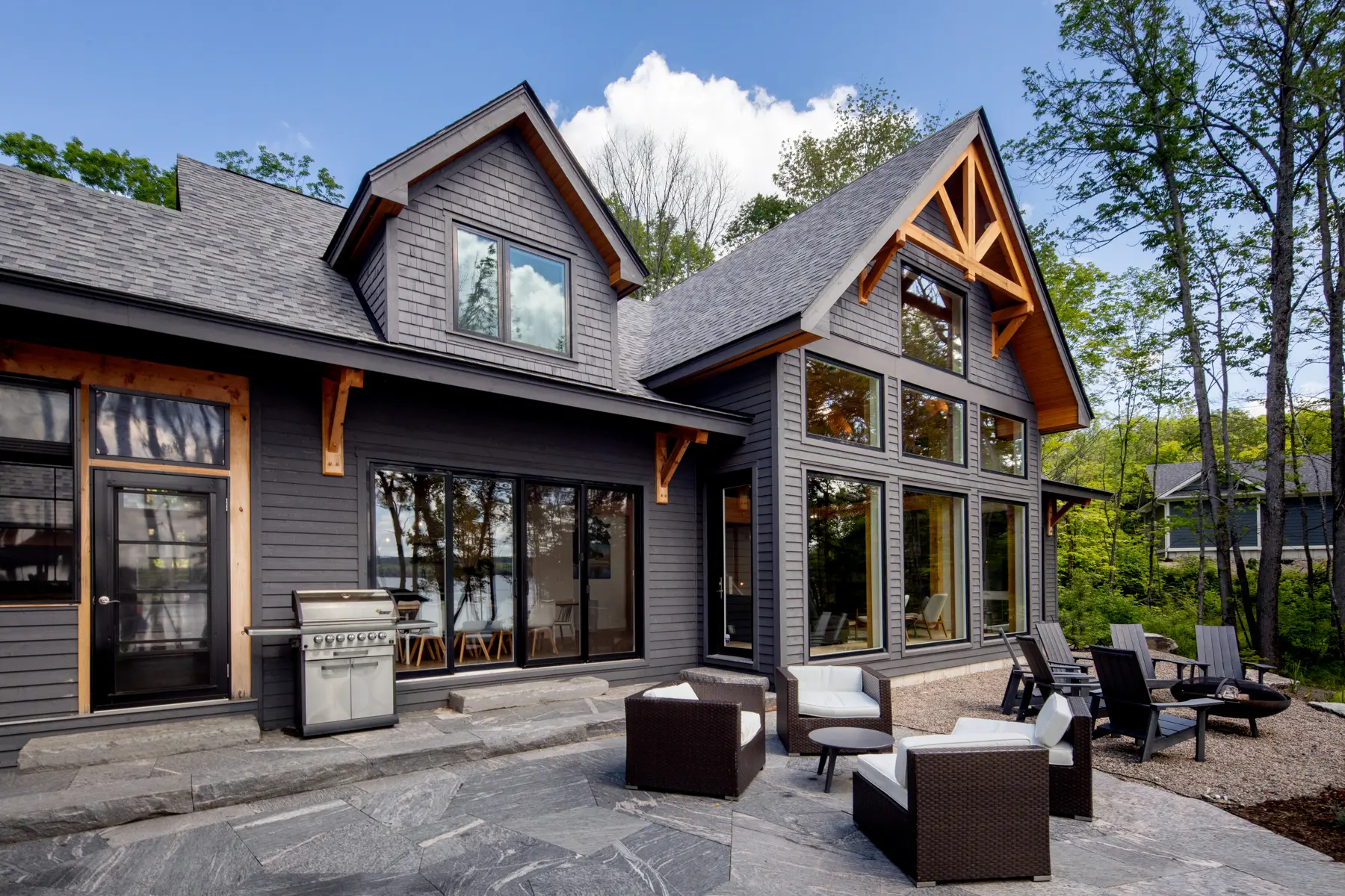 Normerica Timber Homes Timber Frame Cottage Muskoka Room Great Room Family Lakehouse Low Resolution 4681