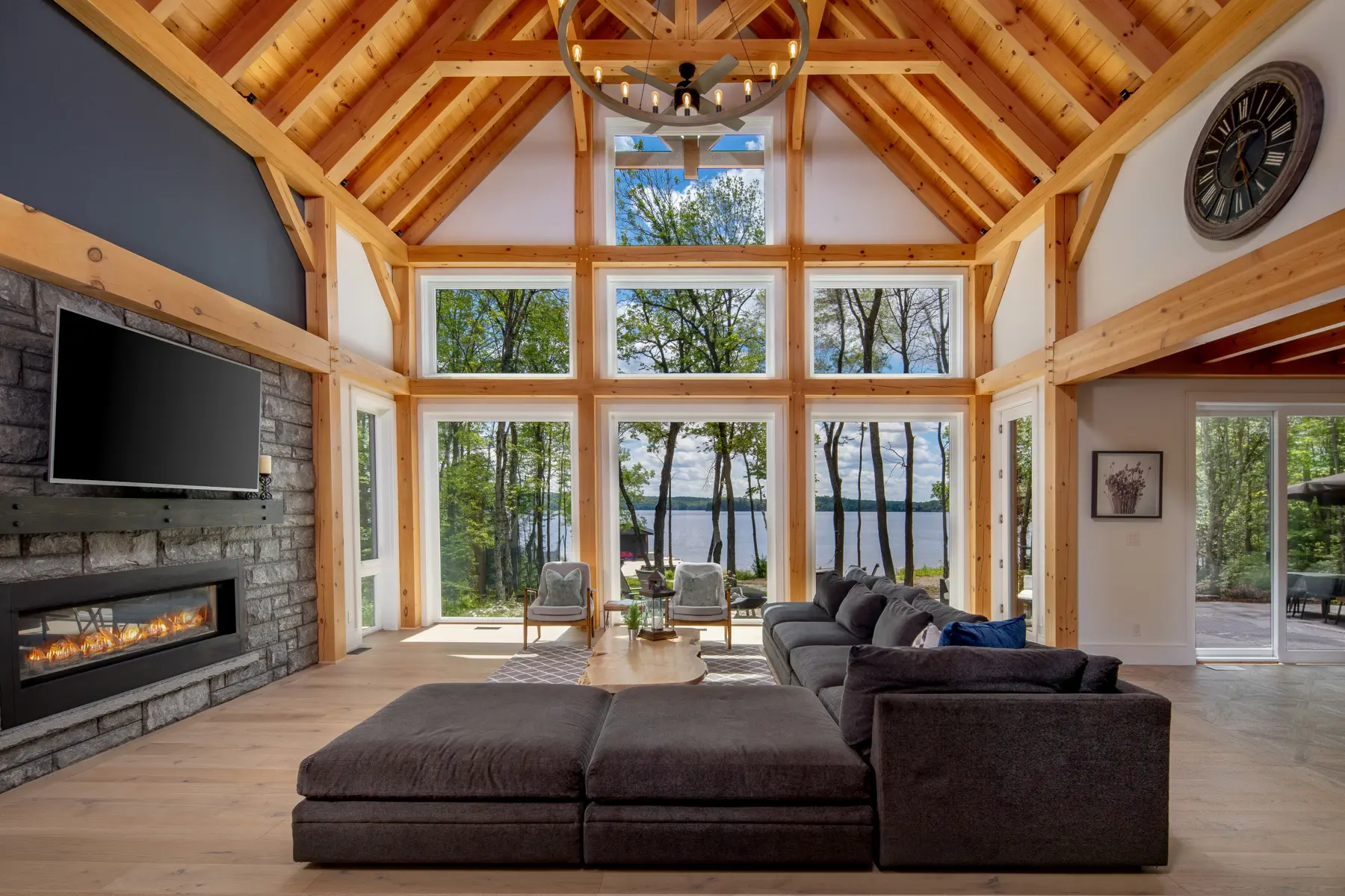Normerica Timber Homes Timber Frame Cottage Muskoka Room Great Room Family Lakehouse Low Resolution 4705