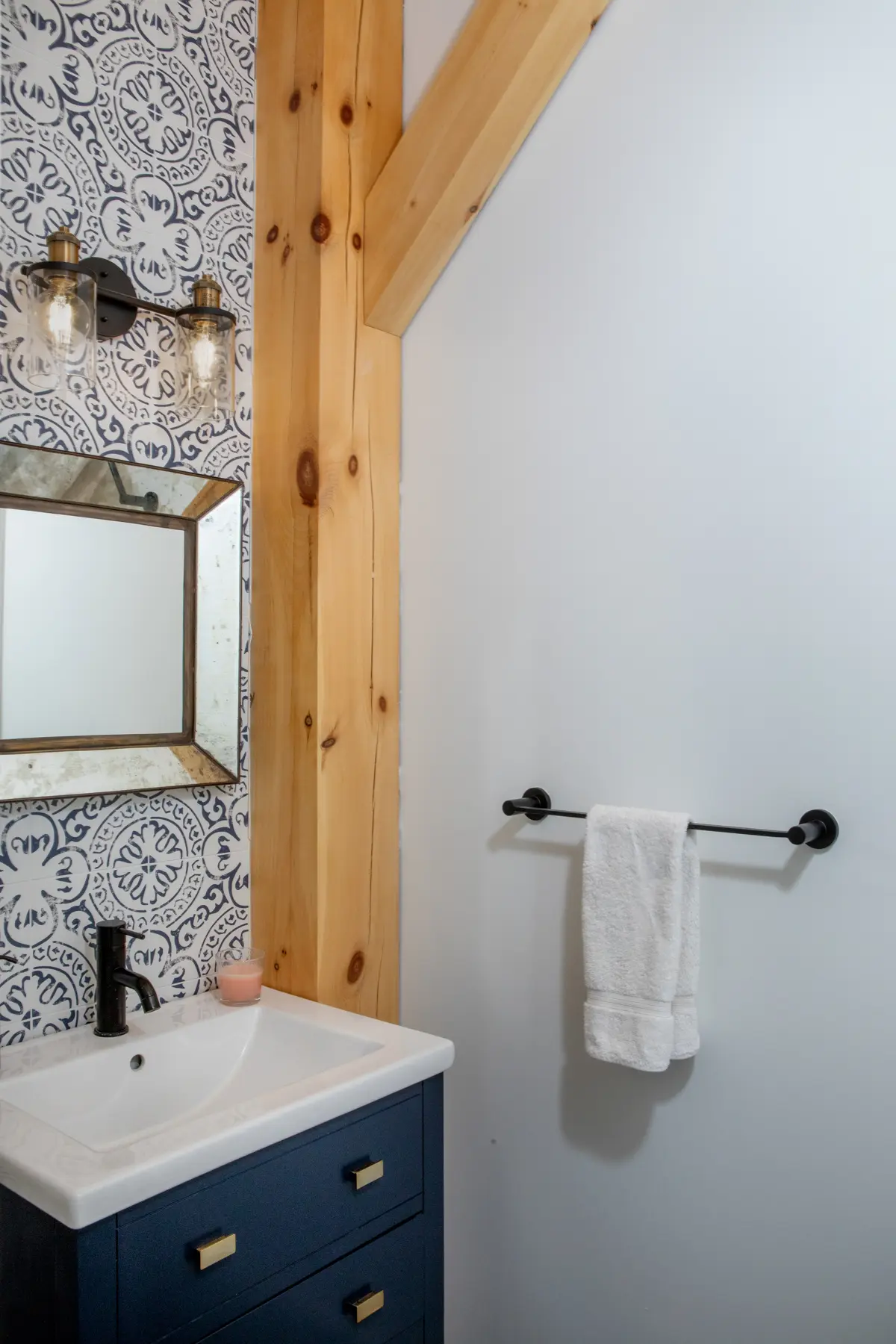 Normerica Timber Homes Timber Frame Cottage Muskoka Room Great Room Family Lakehouse Low Resolution 5084