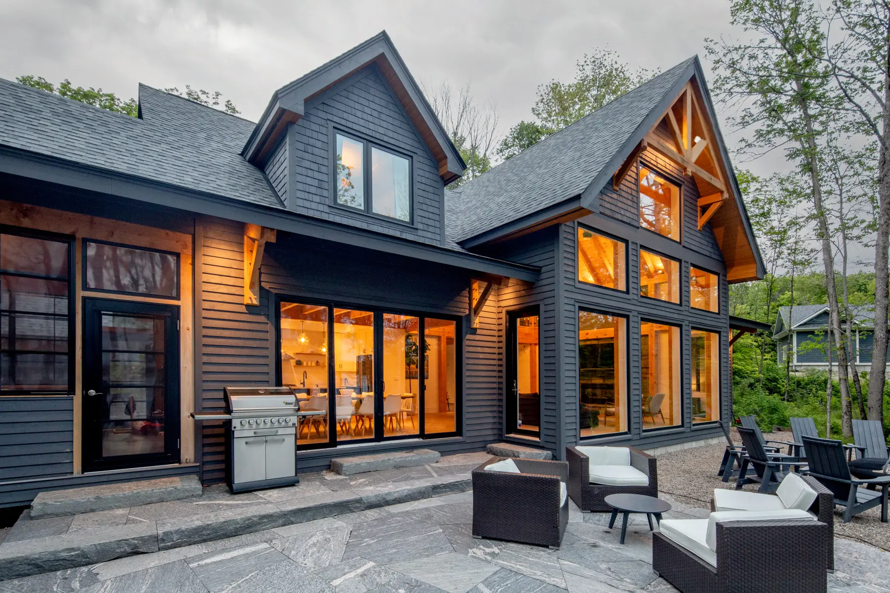 Normerica Timber Homes Timber Frame Cottage Muskoka Room Great Room Family Lakehouse Low Resolution 5214