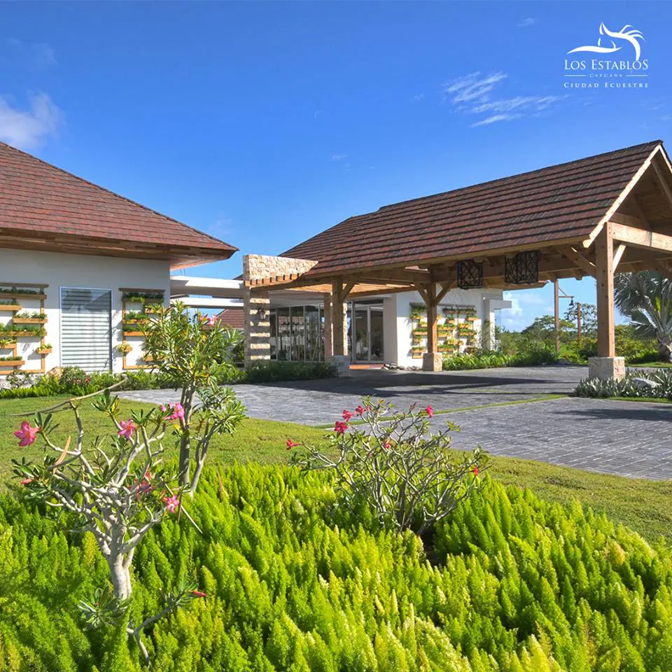 8 Normerica Timber Frames Commercial Project Dominican Republic Los Establos Casa Club Timber Frame Roof